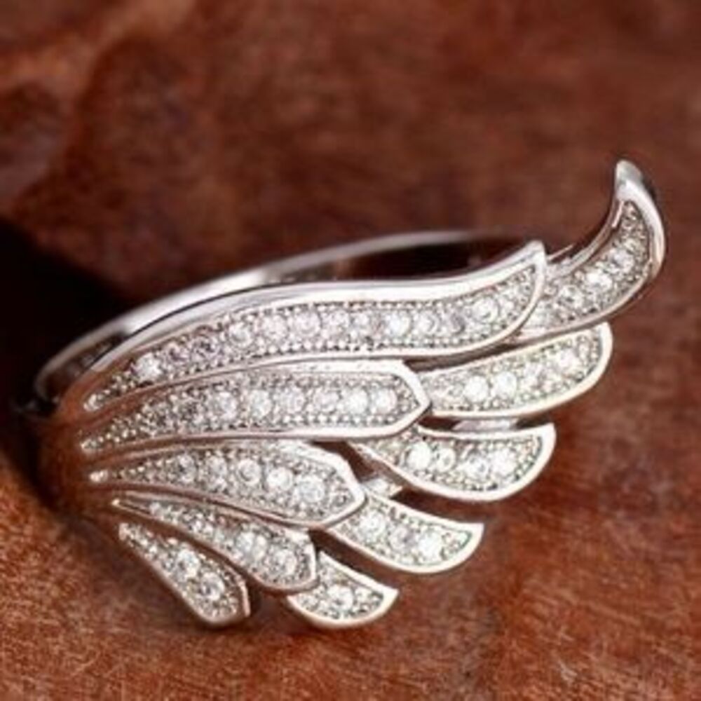 NEW 18K White Gold Diamond Angel Wing Ring